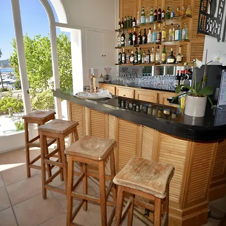 De La Calanque Hotel