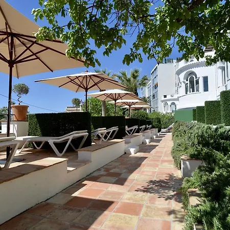 Hotel De La Calanque Le Lavandou