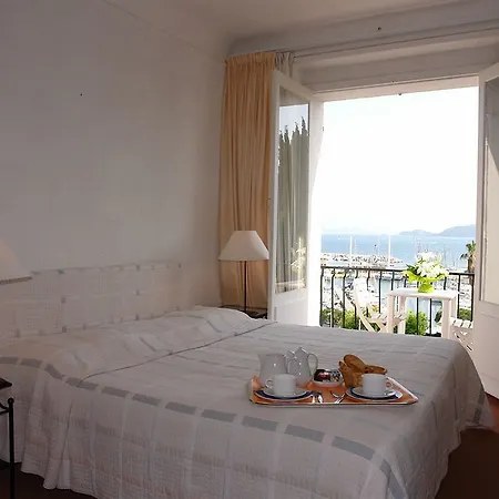 Hotel De La Calanque