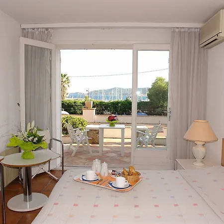 De La Calanque Le Lavandou