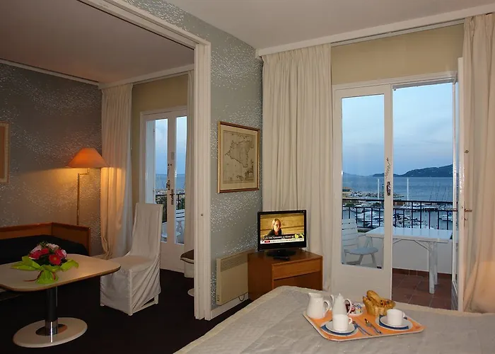 De La Calanque Ле-Лаванду