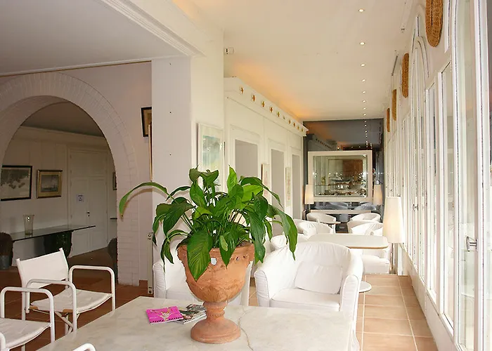 De La Calanque Отель