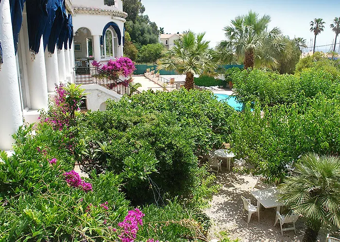 De La Calanque 3* Ле-Лаванду