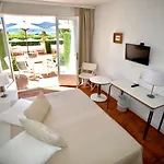 De La Calanque Otel Le Lavandou