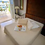 De La Calanque 3*