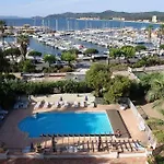 De La Calanque Le Lavandou
