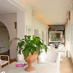 De La Calanque Otel