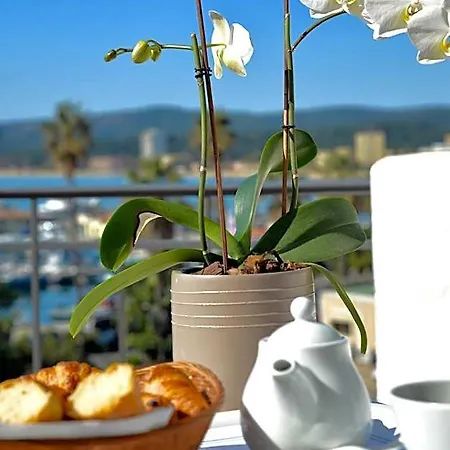 Hotel De La Calanque 3*