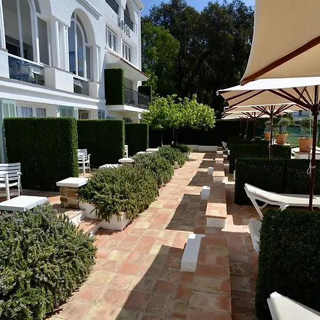 De La Calanque Le Lavandou