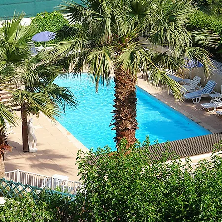 Hotel De La Calanque Le Lavandou
