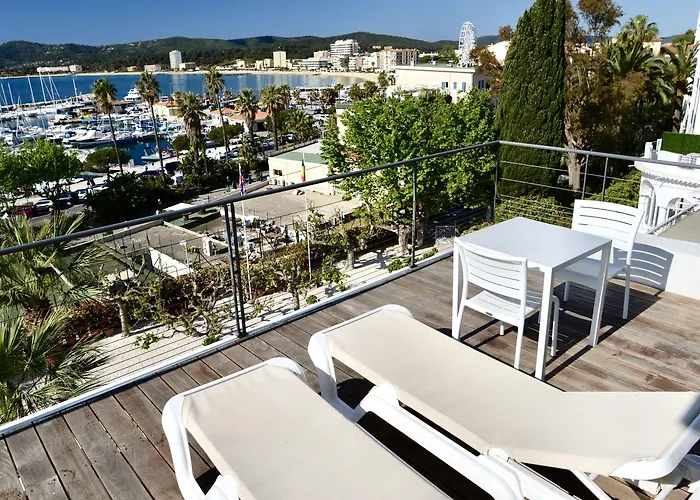 De La Calanque 3* Le Lavandou