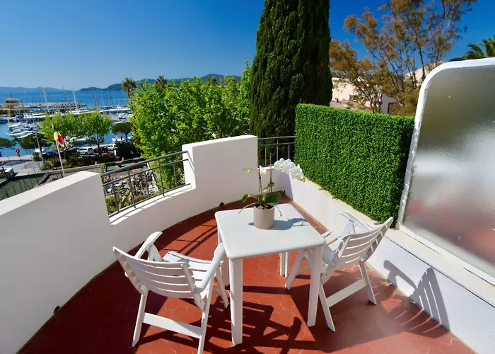 De La Calanque Hotel