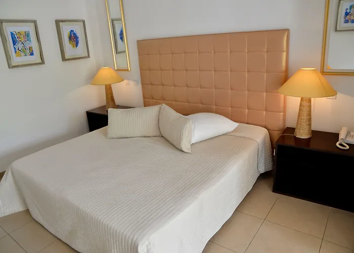 De La Calanque Le Lavandou