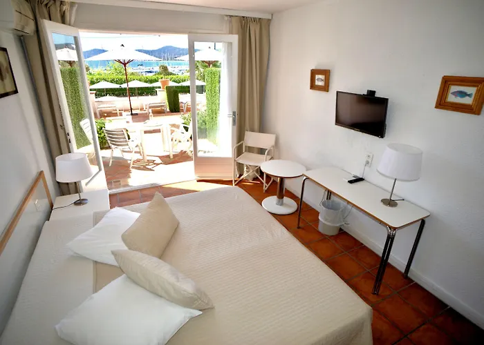 De La Calanque Hotel Le Lavandou