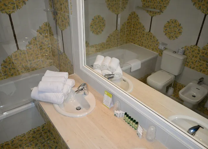 Hotel De La Calanque 3*