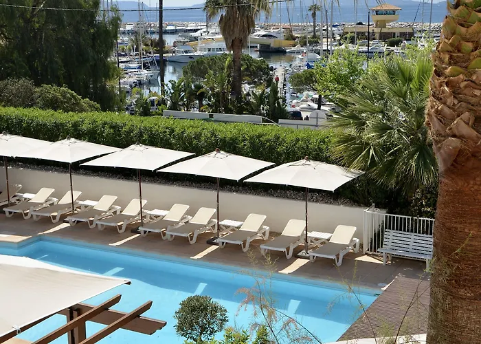 Hotel De La Calanque