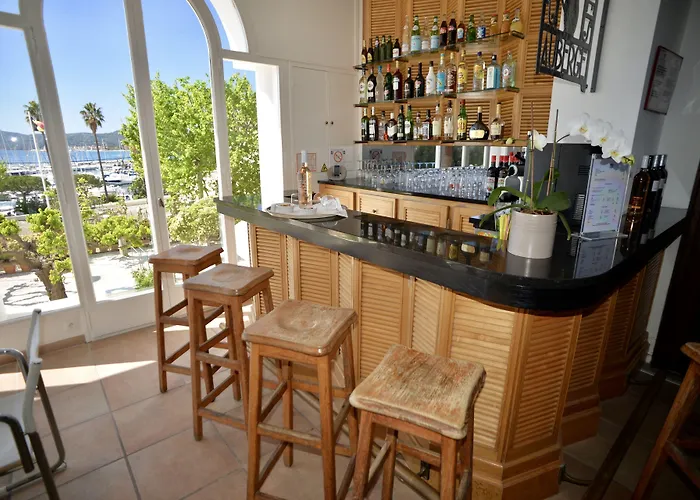 De La Calanque Hotel