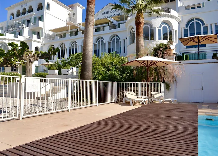 Hotel De La Calanque Le Lavandou