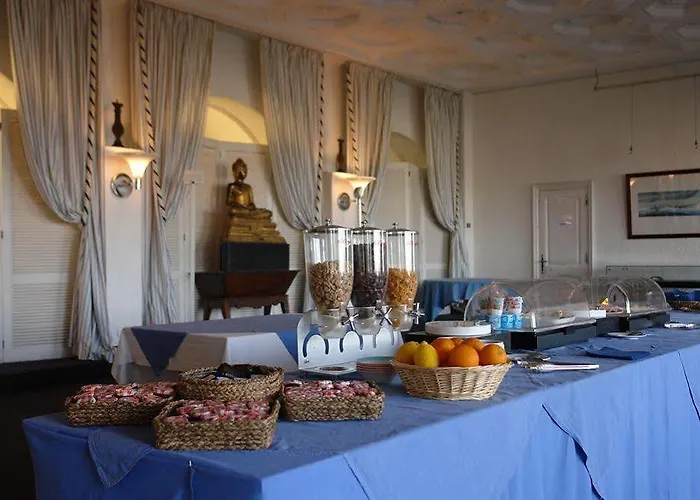 Hotel De La Calanque 3*