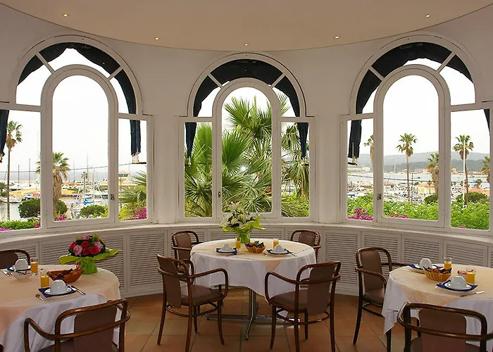 De La Calanque Hotel